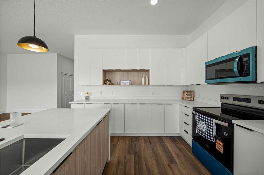 Furnished interior view inside a new home in , Beverly Hills (Image 12).
