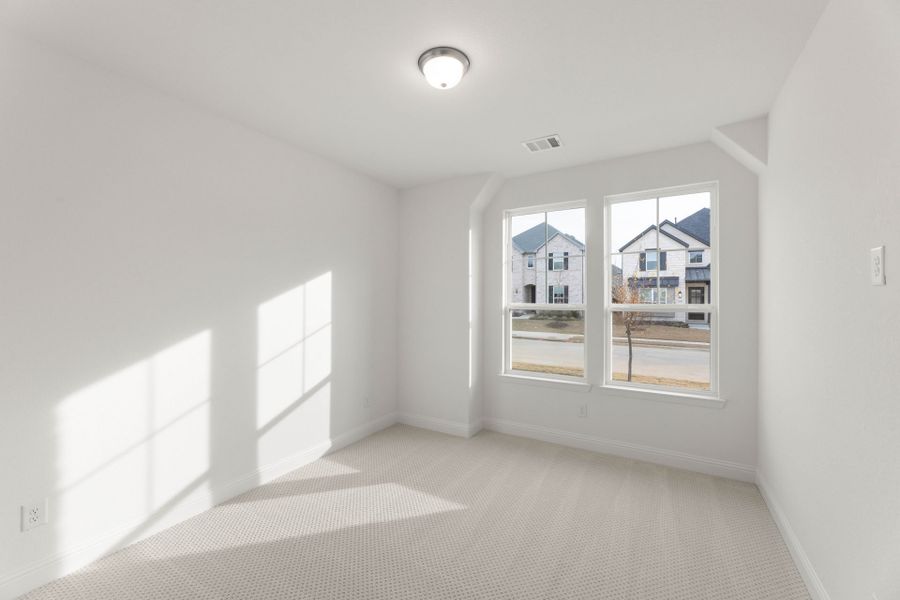 Spacious, unfurnished interior of a new home in Creekview Meadows, Pilot Point (Image 18).