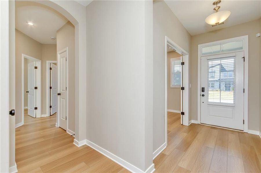 Spacious, unfurnished interior of a new home in Sweetbay Farm, Lawrenceville (Image 23).