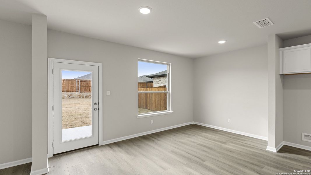 Spacious, unfurnished interior of a new home in Fairway Crossing 40s, San Antonio (Image 16).