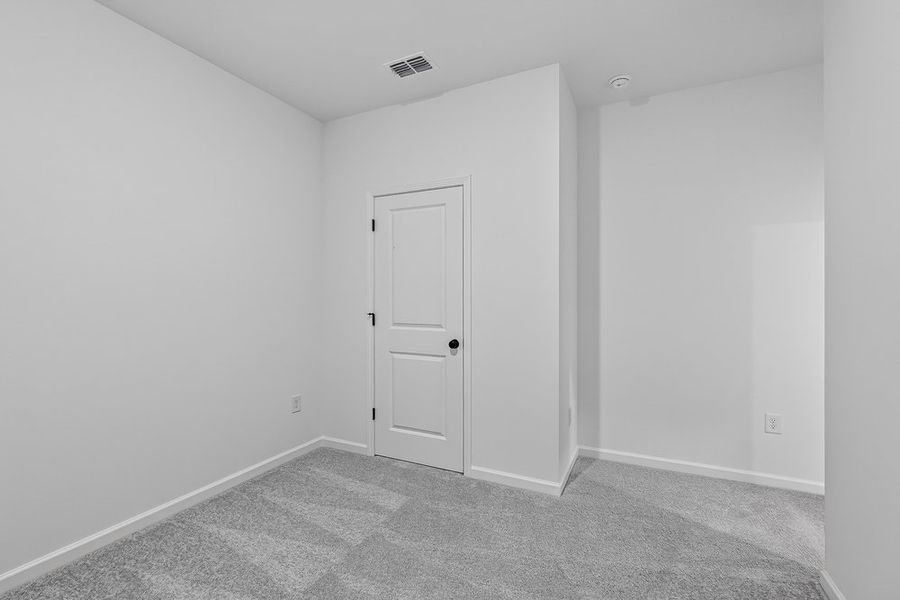 Spacious, unfurnished interior of a new home in Rosewood Farm, Lawrenceville (Image 36).