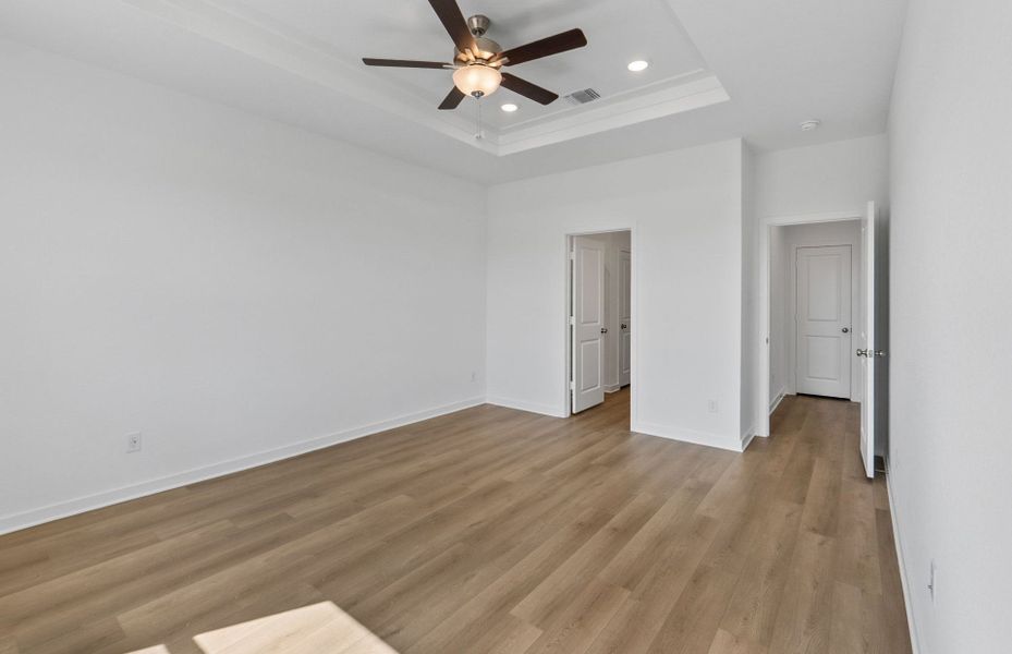 Spacious, unfurnished interior of a new home in County View, Temple (Image 10).