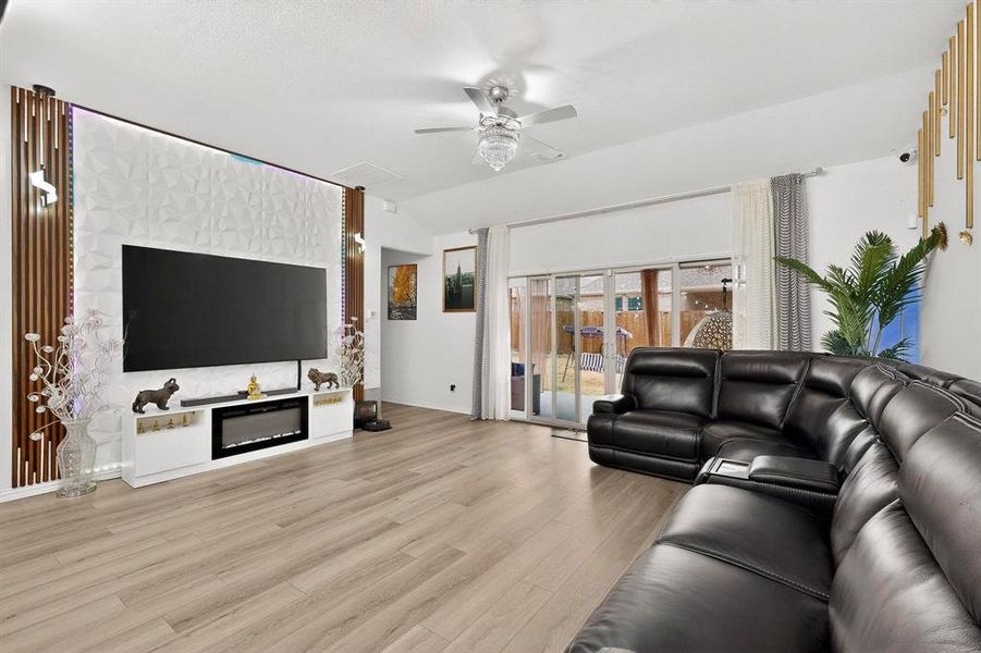 Furnished interior view inside a new home in Wolf Creek Farms - Signature Series, Melissa (Image 36).