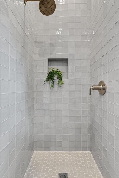 Full bathroom connected to the secondary primary bedroom upstairs Full bathroom connected to the secondary primary bedroom upstairs