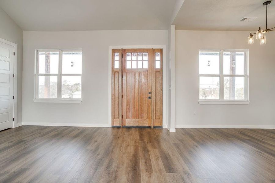 Spacious, unfurnished interior of a new home in , Glen Rose (Image 26).