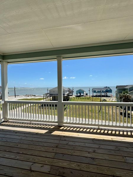 Exterior details and patio area of a home in , Freeport (Image 13).
