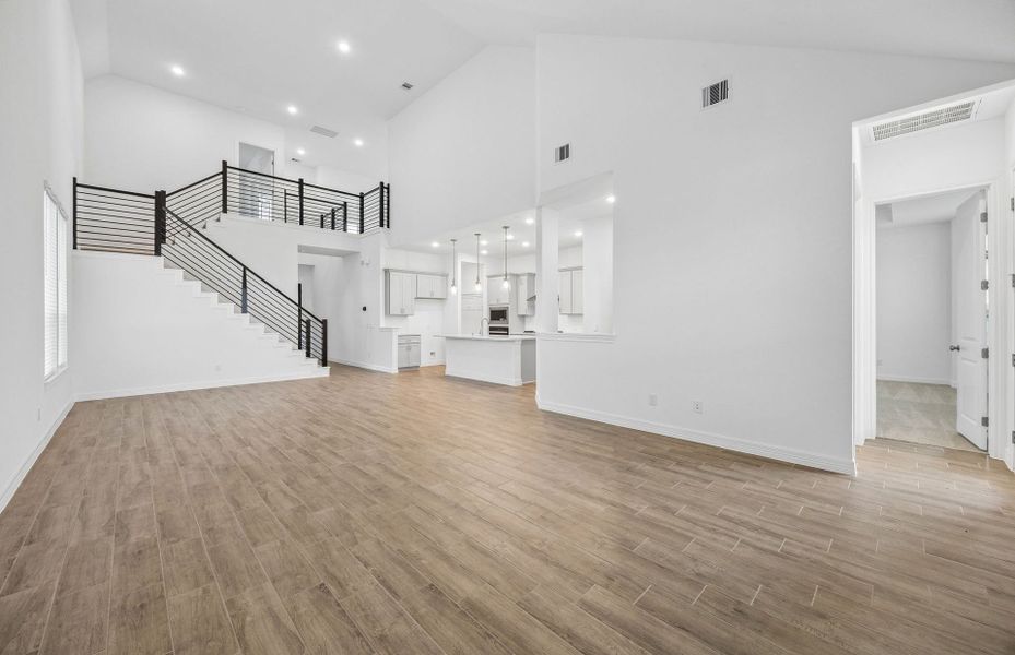 Spacious, unfurnished interior of a new home in Lago Mar, Texas City (Image 17). Spacious, unfurnished interior of a new home in Lago Mar, Texas City (Image 17).