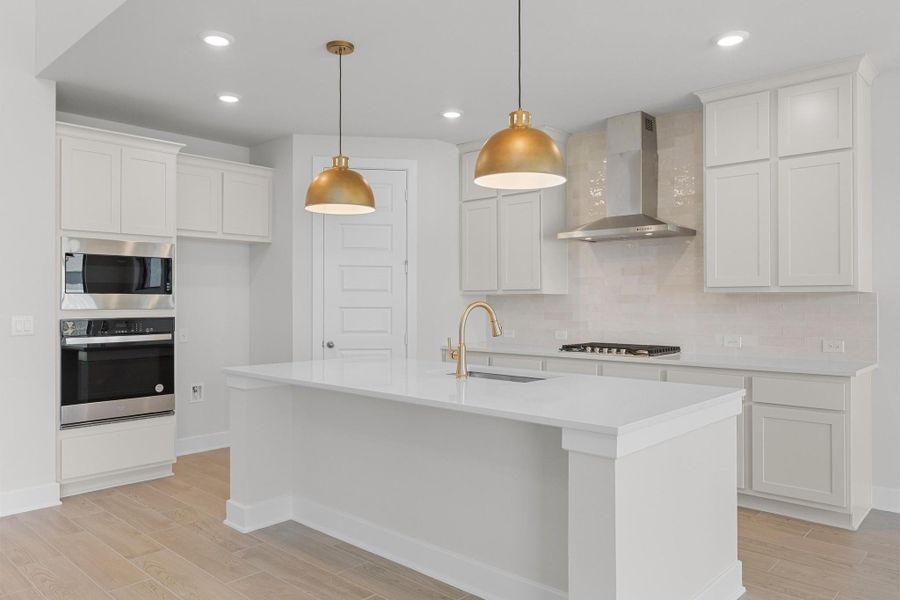 Representative image. Features, selections and colors may vary.