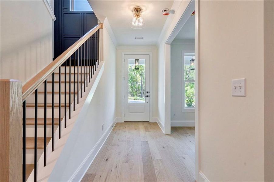 Spacious, unfurnished interior of a new home in , Atlanta (Image 27).