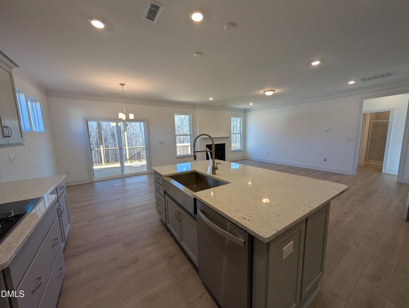 PXL_20251219_180709387