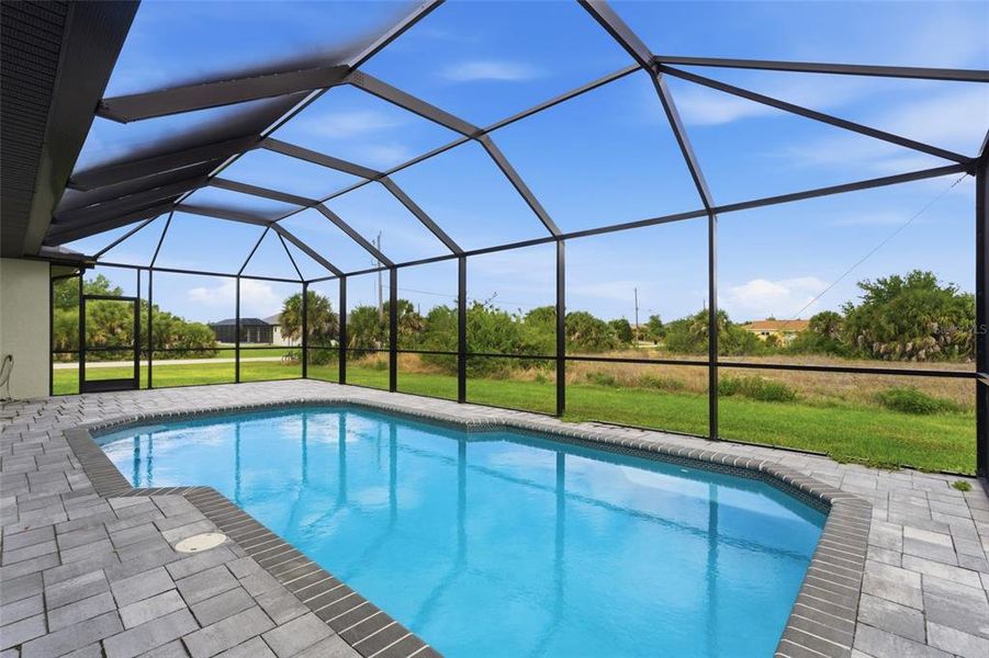 Exterior details and patio area of a home in , Port Charlotte (Image 3).