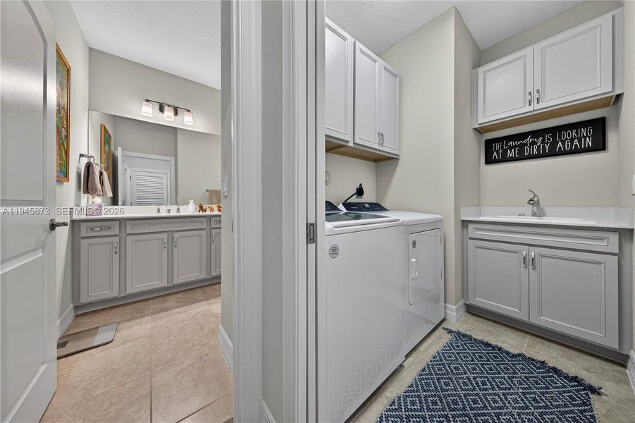 Furnished interior view inside a new home in , Oakland Park (Image 11).