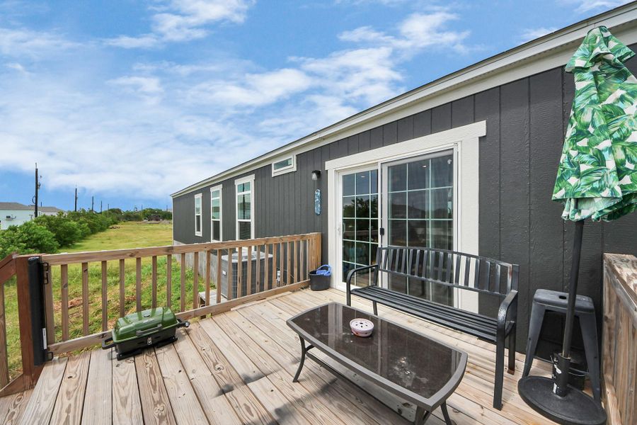 Exterior details and patio area of a home in , Dickinson (Image 21).