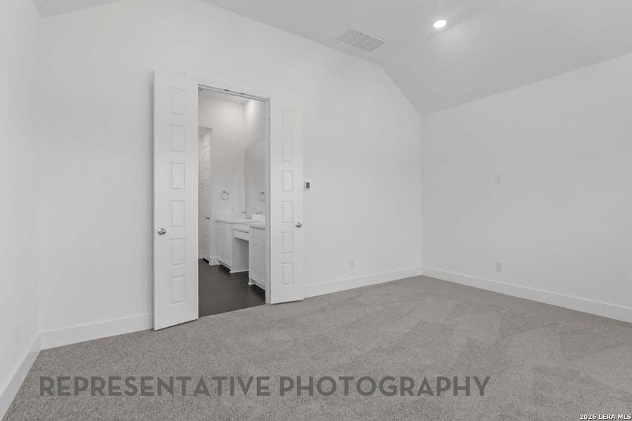Spacious, unfurnished interior of a new home in Prominence, San Antonio (Image 21).