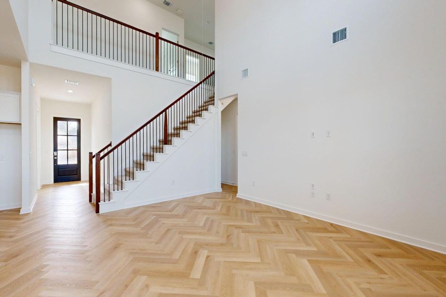 Spacious, unfurnished interior of a new home in Barksdale, Leander (Image 22).