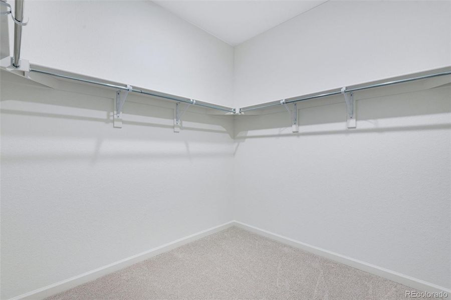 Spacious, unfurnished interior of a new home in Reunion, Commerce City (Image 30).