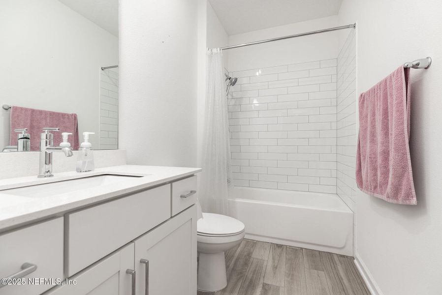 Furnished interior view inside a new home in Hyland Trail, Green Cove Springs (Image 32). Furnished interior view inside a new home in Hyland Trail, Green Cove Springs (Image 32).