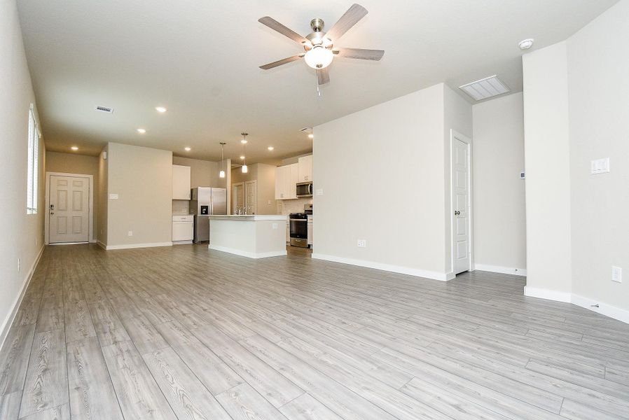 Spacious, unfurnished interior of a new home in Montgomery Oaks - Premier, Conroe (Image 22). Spacious, unfurnished interior of a new home in Montgomery Oaks - Premier, Conroe (Image 22).