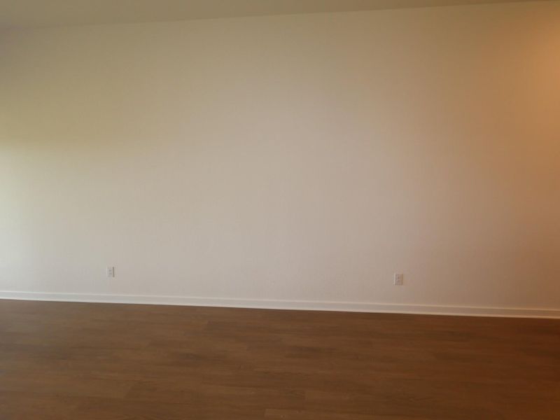 Spacious, unfurnished interior of a new home in Summerview, Fulshear (Image 20). Spacious, unfurnished interior of a new home in Summerview, Fulshear (Image 20).