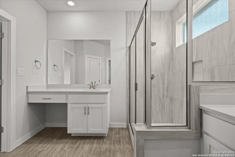 Furnished interior view inside a new home in Meyer Ranch, New Braunfels (Image 8).