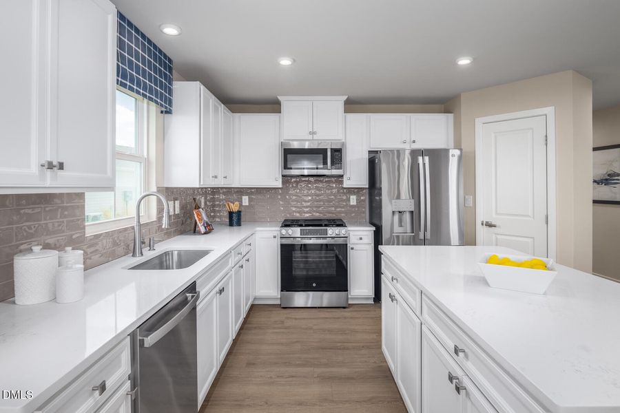 3 kitchen(2) 3 kitchen(2)