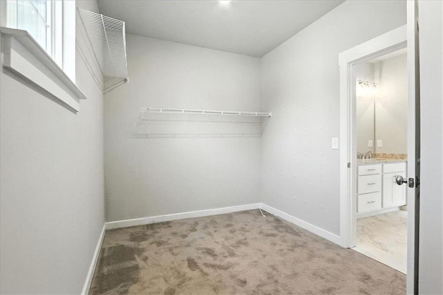 Spacious, unfurnished interior of a new home in , Jefferson (Image 45).