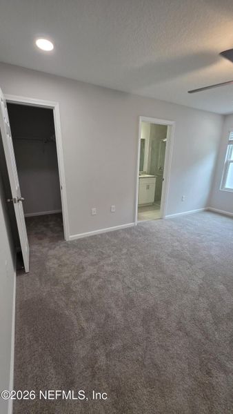 Spacious, unfurnished interior of a new home in , Jacksonville (Image 12).