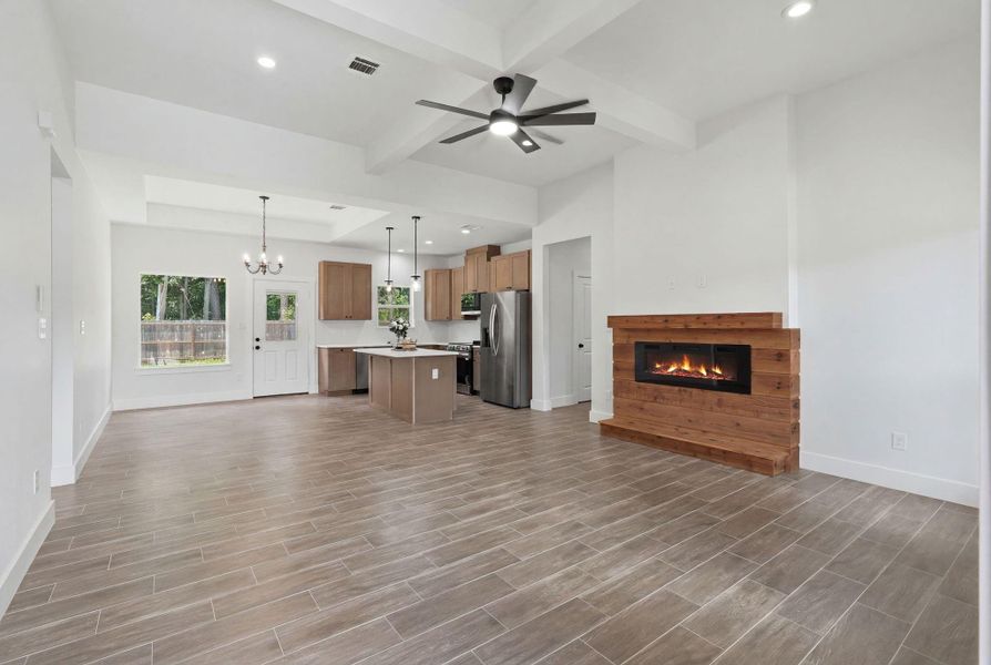 Spacious, unfurnished interior of a new home in , Conroe (Image 18). Spacious, unfurnished interior of a new home in , Conroe (Image 18).