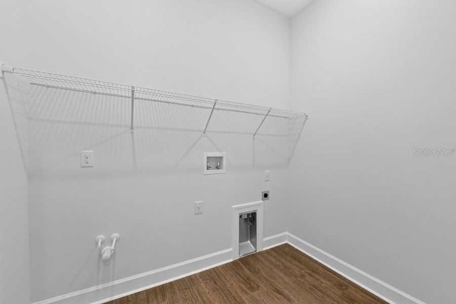 Spacious, unfurnished interior of a new home in Skye Ranch Community Group Page, Sarasota (Image 12).