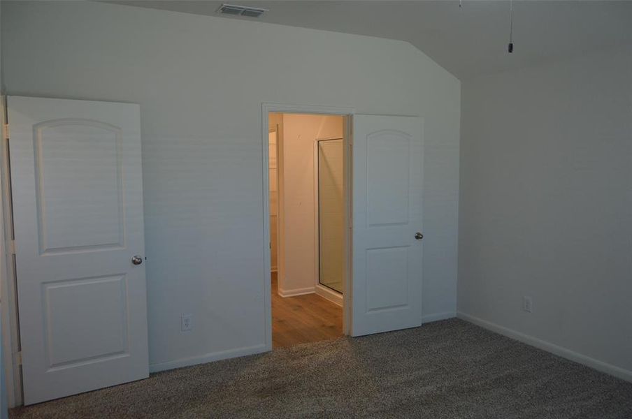 Spacious, unfurnished interior of a new home in Delano Estates, Greenville (Image 24).
