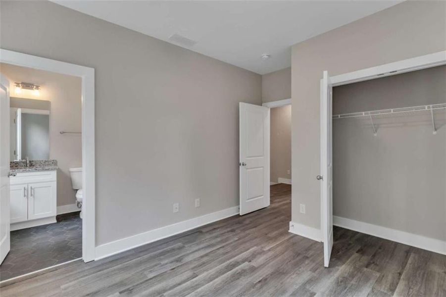 Spacious, unfurnished interior of a new home in , Atlanta (Image 14).