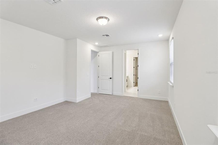 Spacious, unfurnished interior of a new home in Cyrene at Minneola, Minneola (Image 30).