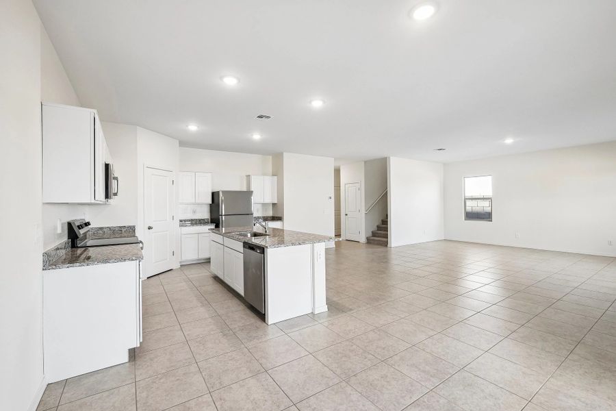 Representative furnished interior of a home built from the Eclipse by Starlight Homes in Laveen Farms, Phoenix (Image 11).