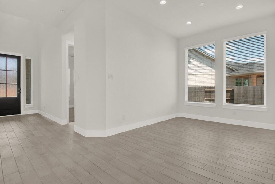 Spacious, unfurnished interior of a new home in , Katy (Image 32).