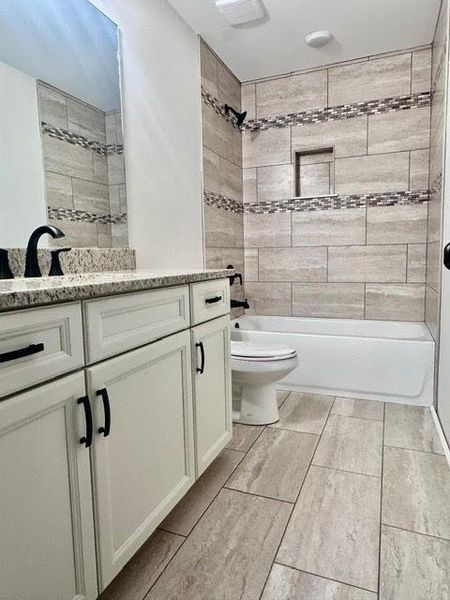 Furnished interior view inside a new home in , Carrollton (Image 7).