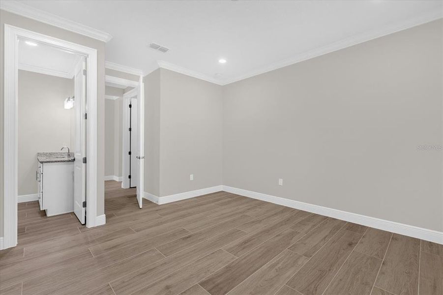 Spacious, unfurnished interior of a new home in , Summerfield (Image 25).