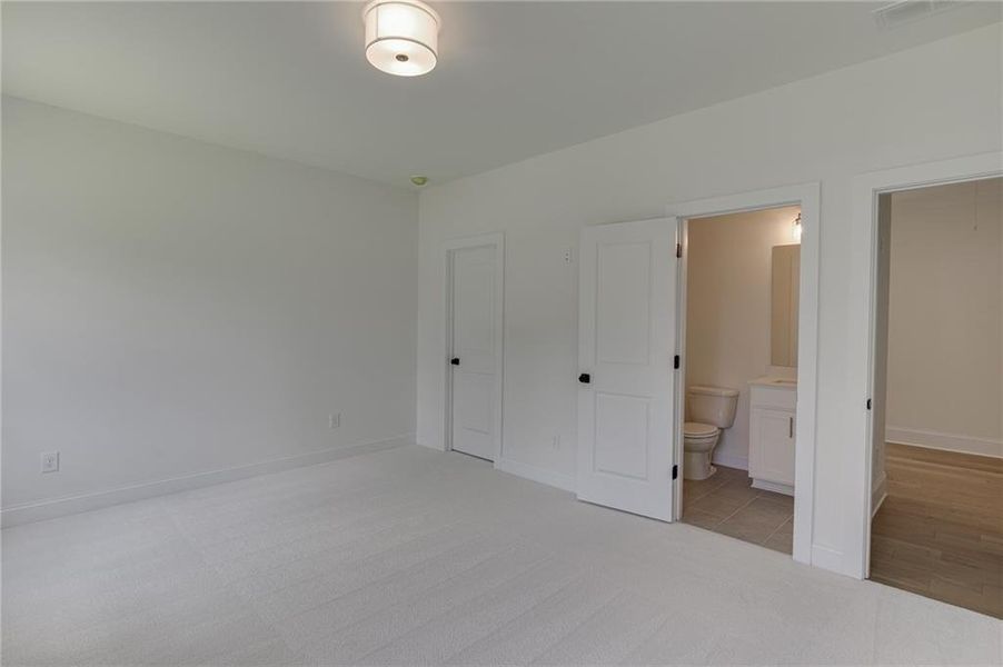 Spacious, unfurnished interior of a new home in , Buford (Image 69).