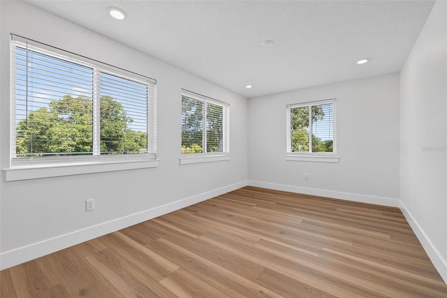 Spacious, unfurnished interior of a new home in , St. Petersburg (Image 25). Spacious, unfurnished interior of a new home in , St. Petersburg (Image 25).