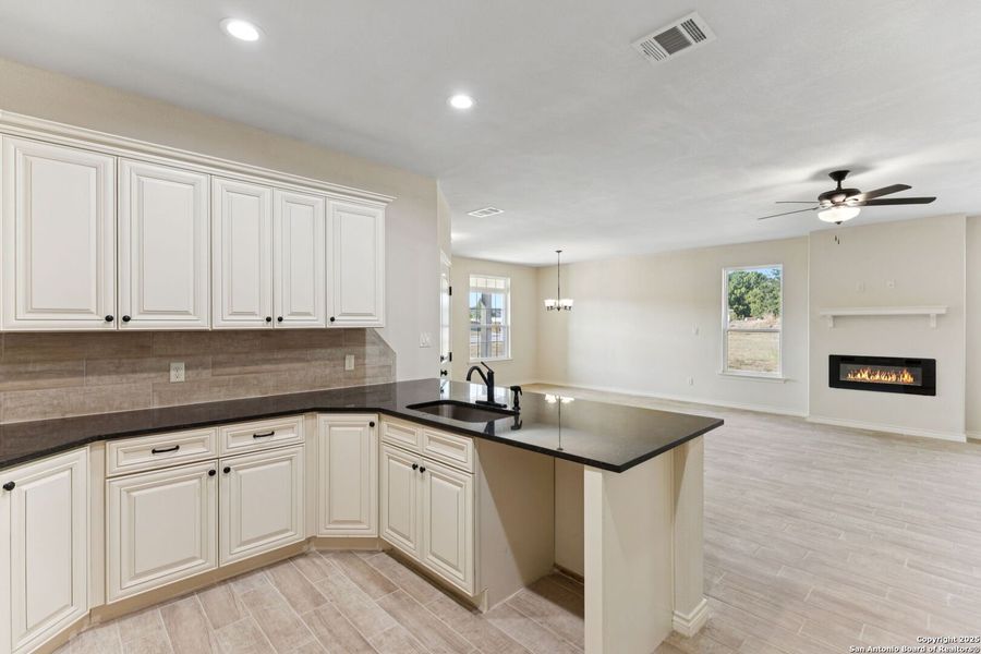 Furnished interior view inside a new home in , Seguin (Image 16).