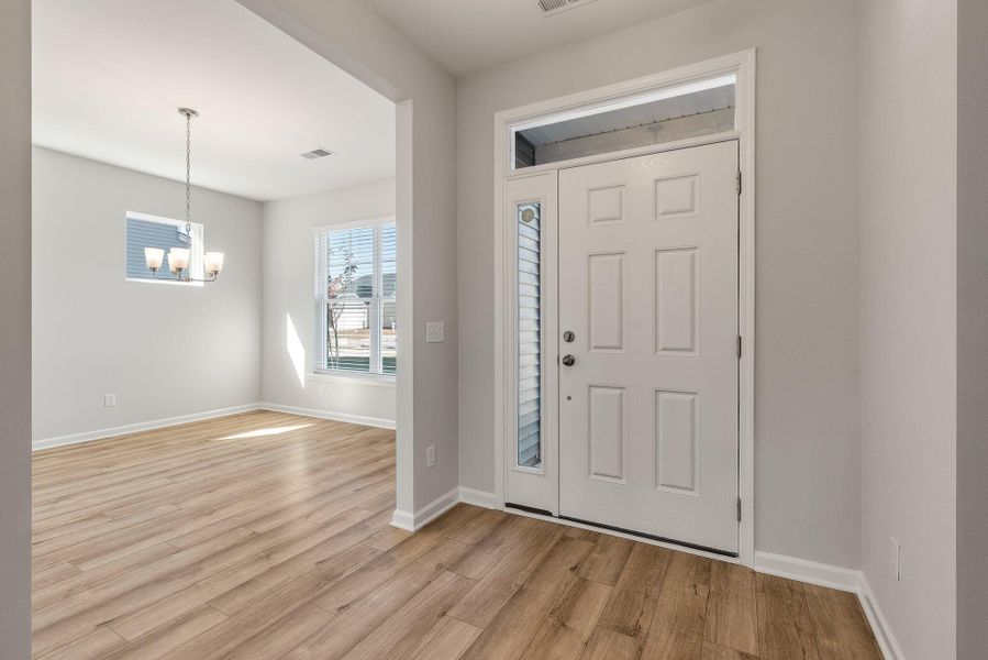 Spacious, unfurnished interior of a new home in Parker's Preserve, Ridgeville (Image 14).