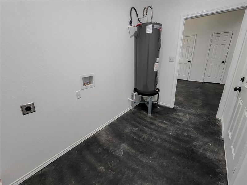 Spacious, unfurnished interior of a new home in , Kennedale (Image 21).