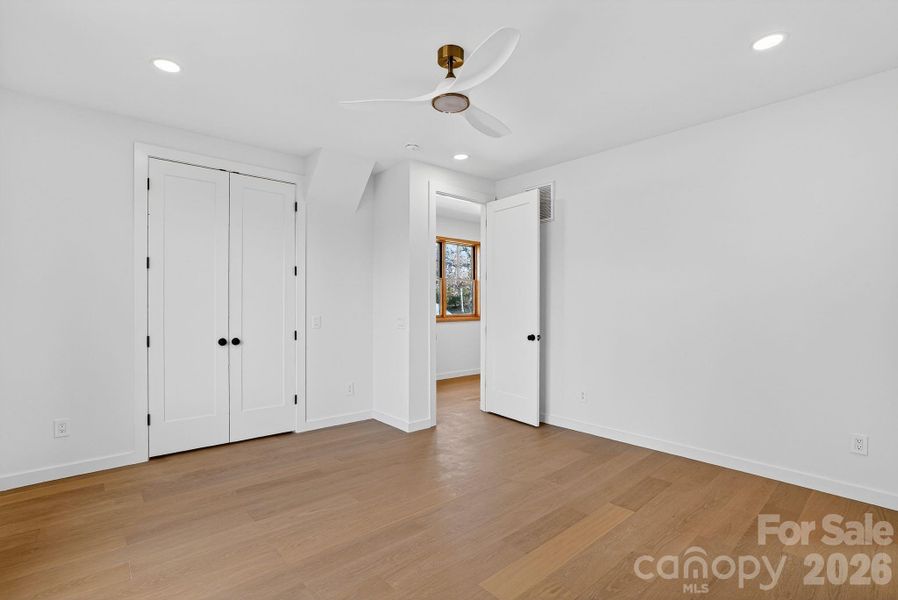 Spacious, unfurnished interior of a new home in , Asheville (Image 39).