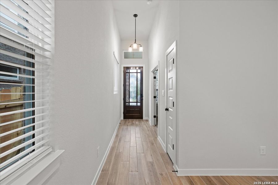 Spacious, unfurnished interior of a new home in Legacy at Lake Dunlap, New Braunfels (Image 17).