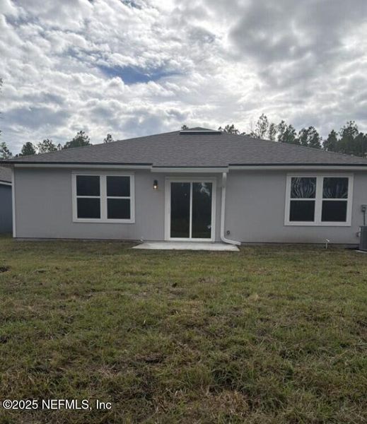 Exterior details and patio area of a home in Copes Landing, Jacksonville (Image 3). Exterior details and patio area of a home in Copes Landing, Jacksonville (Image 3).