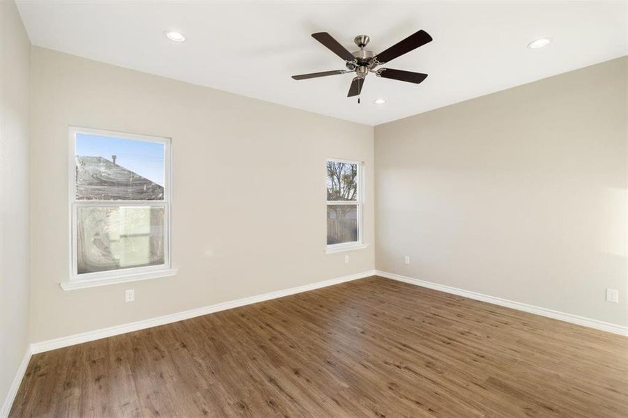 Spacious, unfurnished interior of a new home in , Granbury (Image 14).