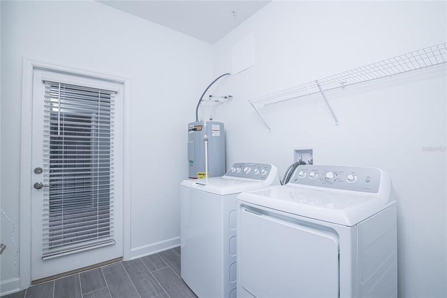 Furnished interior view inside a new home in , Orlando (Image 16).