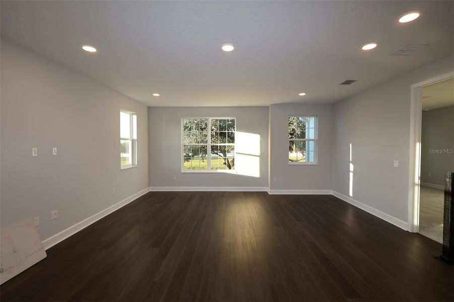 Spacious, unfurnished interior of a new home in Solace at Corner Lake, Orlando (Image 22). Spacious, unfurnished interior of a new home in Solace at Corner Lake, Orlando (Image 22).