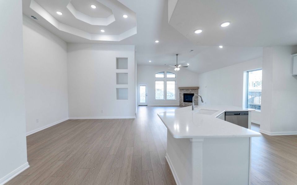 Image 39 of a home in La Terra.