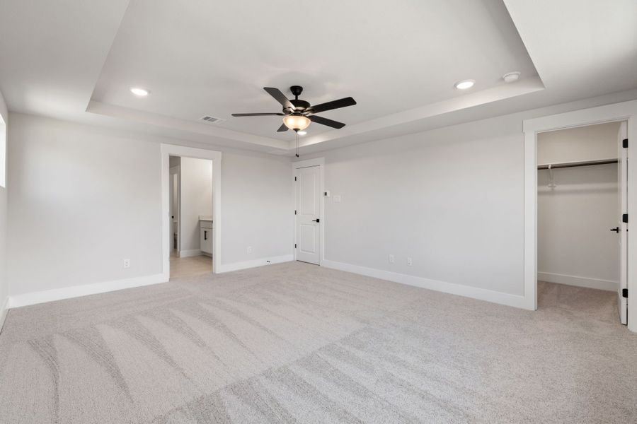 Spacious, unfurnished interior of a new home in Lake Park Villas, Wylie (Image 68).