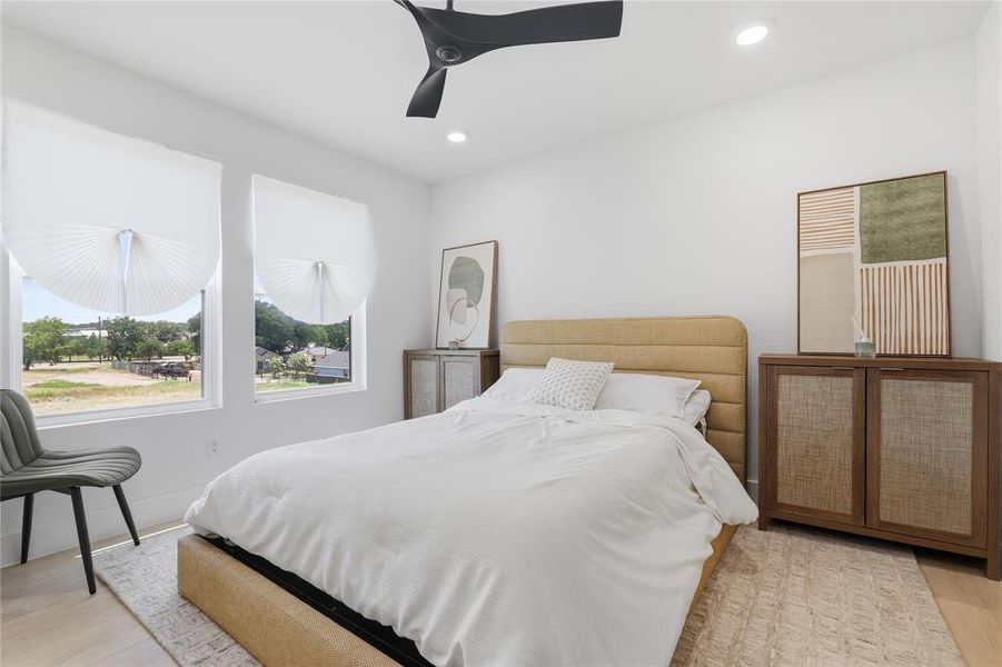 Furnished interior view inside a new home in , Dallas (Image 35).